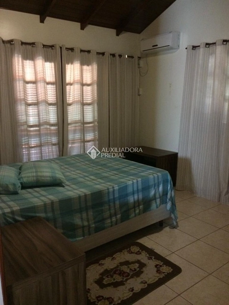 Casa com 4 Suítes em Canasvieiras: 41ª foto da galeria de imagens do imóvel