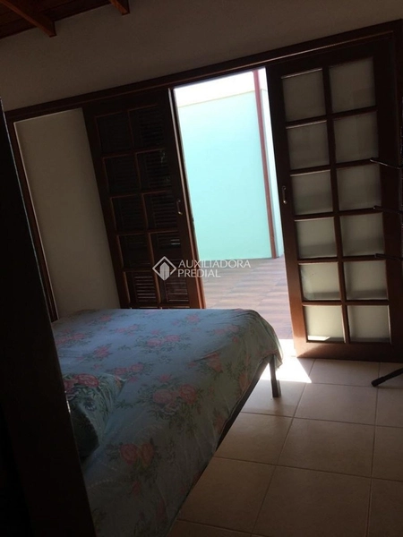 Casa com 4 Suítes em Canasvieiras: 3ª foto da galeria de imagens do imóvel