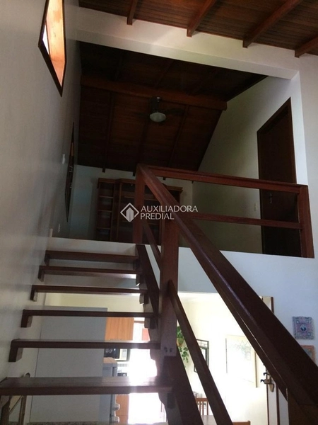 Casa com 4 Suítes em Canasvieiras: 40ª foto da galeria de imagens do imóvel
