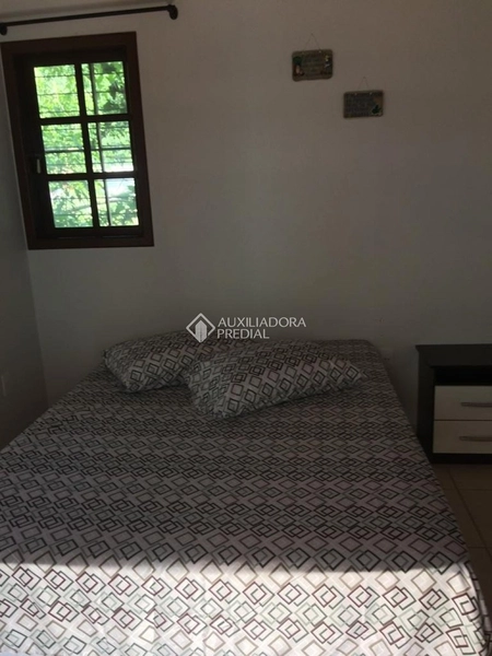 Casa com 4 Suítes em Canasvieiras: 5ª foto da galeria de imagens do imóvel