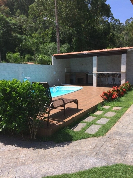 Casa com 4 Suítes em Canasvieiras: 16ª foto da galeria de imagens do imóvel