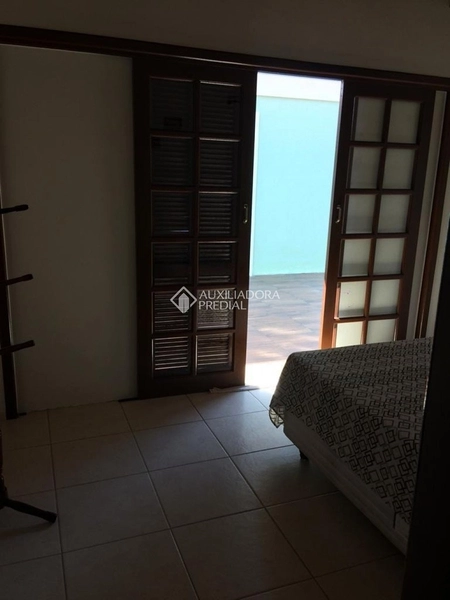 Casa com 4 Suítes em Canasvieiras: 9ª foto da galeria de imagens do imóvel