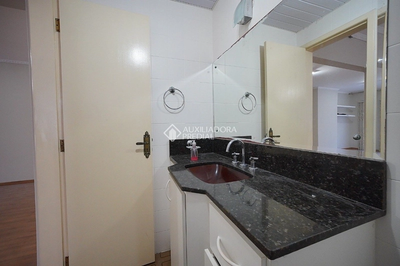 Apartamento mobiliado com 2 quartos - reformado - Centro - Florianópolis/SC: 10ª foto da galeria de imagens do imóvel