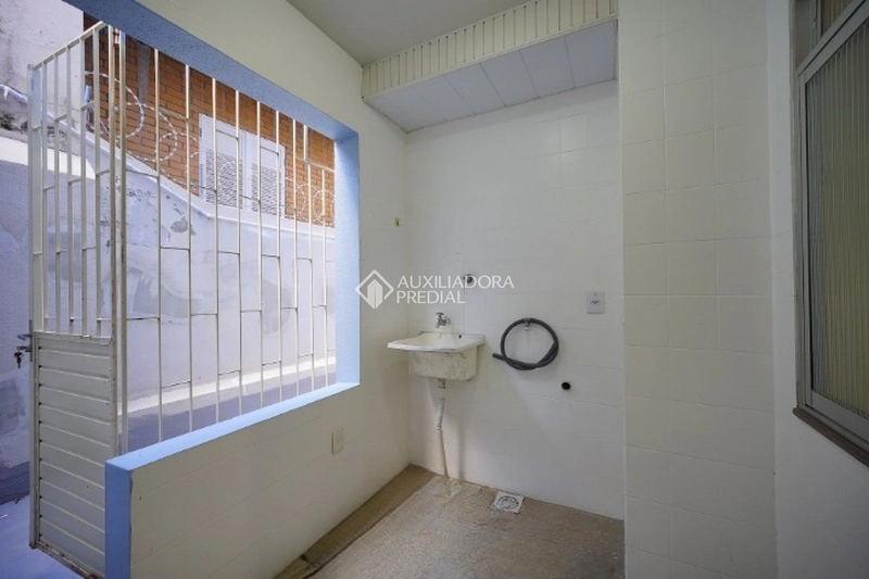 Apartamento mobiliado com 2 quartos - reformado - Centro - Florianópolis/SC: 21ª foto da galeria de imagens do imóvel