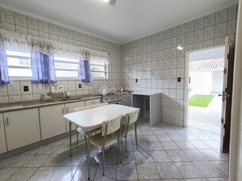 Casa 3 dormitórios - Centro de Florianópolis: 13ª foto da galeria de imagens do imóvel