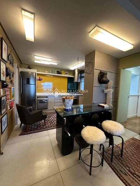 Apartamento amplo para alugar próximo ao Shopping Beira-Mar Florianópolis | 5 quartos | 2 suítes | alto padrão: 9ª foto da galeria de imagens do imóvel