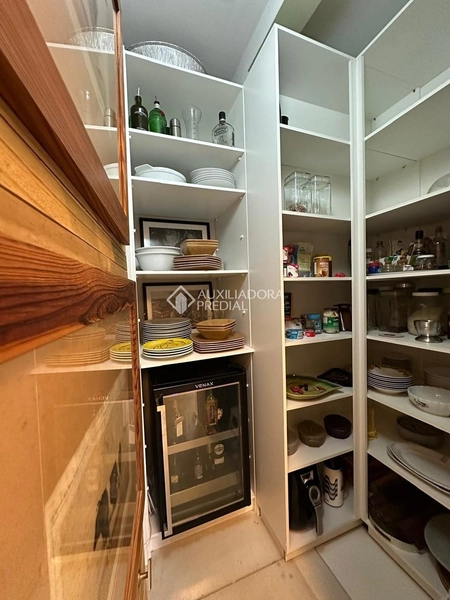 Apartamento amplo para alugar próximo ao Shopping Beira-Mar Florianópolis | 5 quartos | 2 suítes | alto padrão: 12ª foto da galeria de imagens do imóvel