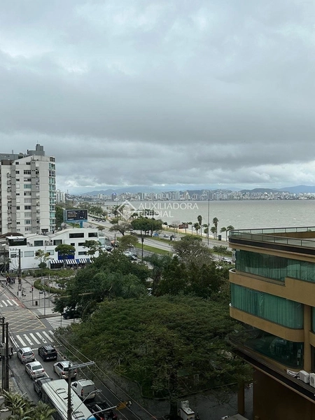 Apartamento amplo para alugar próximo ao Shopping Beira-Mar Florianópolis | 5 quartos | 2 suítes | alto padrão: 11ª foto da galeria de imagens do imóvel