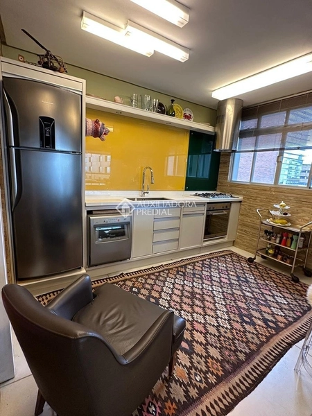 Apartamento amplo para alugar próximo ao Shopping Beira-Mar Florianópolis | 5 quartos | 2 suítes | alto padrão: 7ª foto da galeria de imagens do imóvel