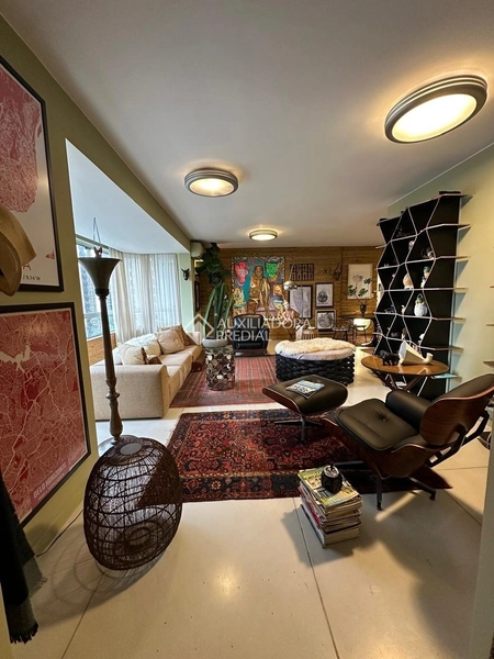 Apartamento amplo para alugar próximo ao Shopping Beira-Mar Florianópolis | 5 quartos | 2 suítes | alto padrão: 4ª foto da galeria de imagens do imóvel