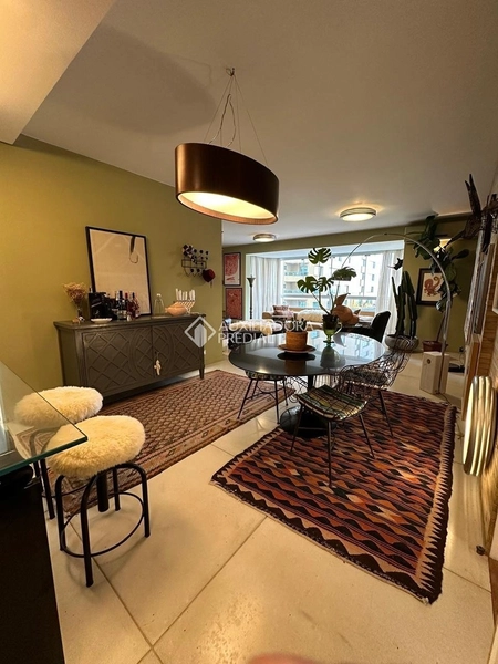 Apartamento amplo para alugar próximo ao Shopping Beira-Mar Florianópolis | 5 quartos | 2 suítes | alto padrão: 1ª foto da galeria de imagens do imóvel