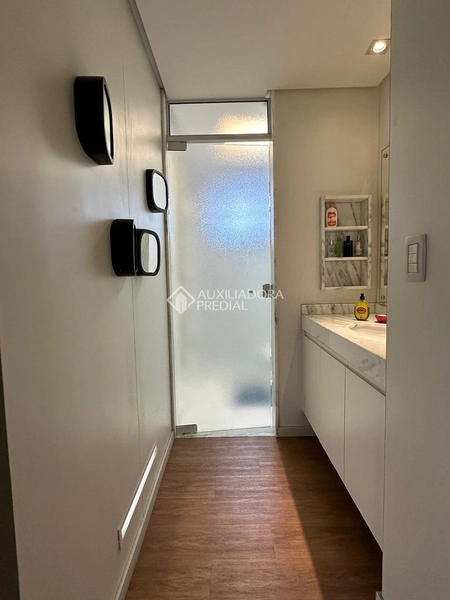 Apartamento amplo para alugar próximo ao Shopping Beira-Mar Florianópolis | 5 quartos | 2 suítes | alto padrão: 25ª foto da galeria de imagens do imóvel