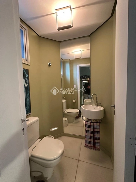 Apartamento amplo para alugar próximo ao Shopping Beira-Mar Florianópolis | 5 quartos | 2 suítes | alto padrão: 19ª foto da galeria de imagens do imóvel