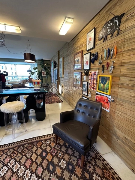 Apartamento amplo para alugar próximo ao Shopping Beira-Mar Florianópolis | 5 quartos | 2 suítes | alto padrão: 2ª foto da galeria de imagens do imóvel