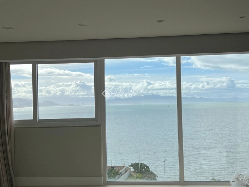 Cobertura Duplex à venda na Beira-Mar Norte | Vista frontal para o mar | Centro de Florianópolis: 6ª foto da galeria de imagens do imóvel