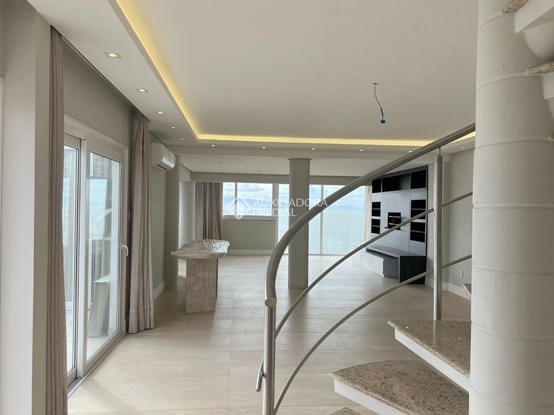 Cobertura Duplex à venda na Beira-Mar Norte | Vista frontal para o mar | Centro de Florianópolis: 10ª foto da galeria de imagens do imóvel
