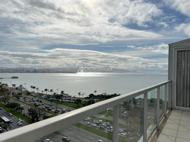 Cobertura Duplex à venda na Beira-Mar Norte | Vista frontal para o mar | Centro de Florianópolis: 11ª foto da galeria de imagens do imóvel
