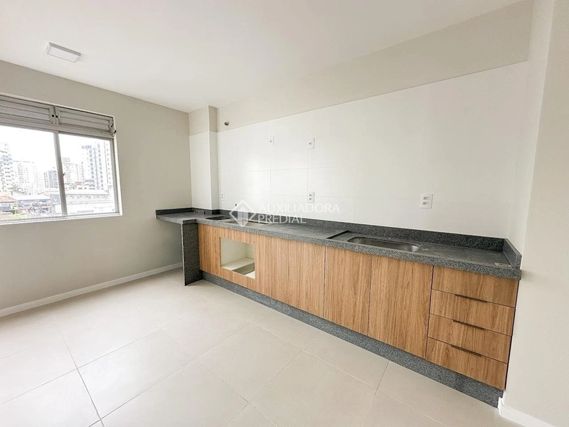 Apartamento reformado à venda no Kobrasol | 2 dormitórios | 68 m² | São José/SC: 5ª foto da galeria de imagens do imóvel