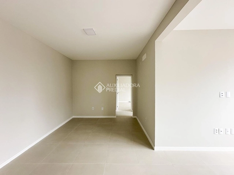 Apartamento reformado à venda no Kobrasol | 2 dormitórios | 68 m² | São José/SC: 7ª foto da galeria de imagens do imóvel