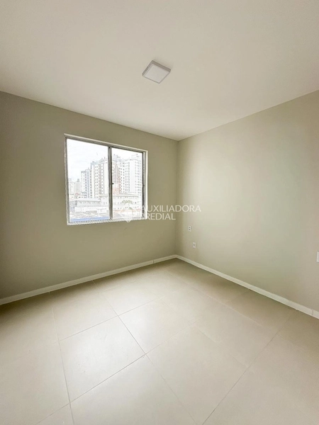 Apartamento reformado à venda no Kobrasol | 2 dormitórios | 68 m² | São José/SC: 11ª foto da galeria de imagens do imóvel