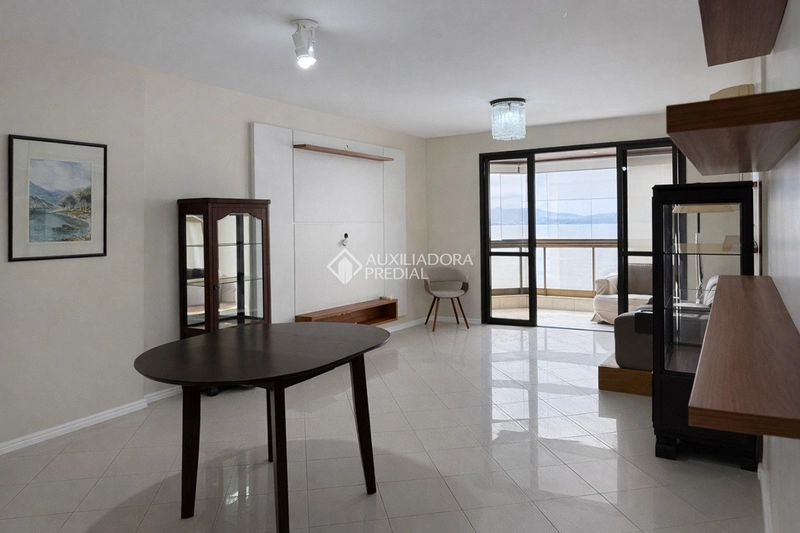 Apartamento para alugar no Centro de Florianópolis | 3 dormitórios | Próximo à Beira-Mar Norte: 4ª foto da galeria de imagens do imóvel