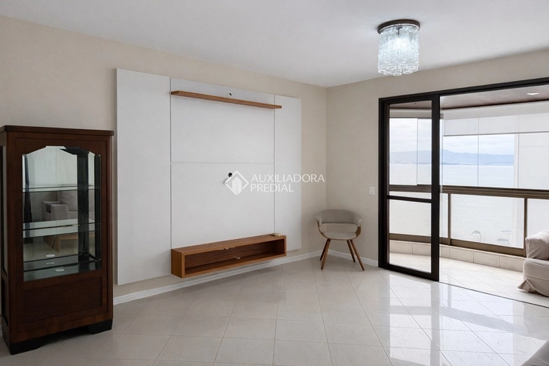 Apartamento para alugar no Centro de Florianópolis | 3 dormitórios | Próximo à Beira-Mar Norte: 3ª foto da galeria de imagens do imóvel