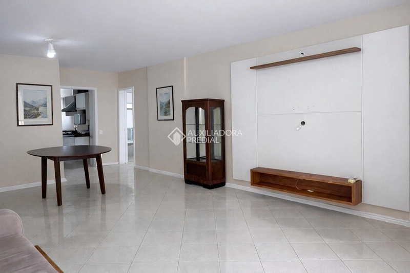 Apartamento para alugar no Centro de Florianópolis | 3 dormitórios | Próximo à Beira-Mar Norte: 5ª foto da galeria de imagens do imóvel