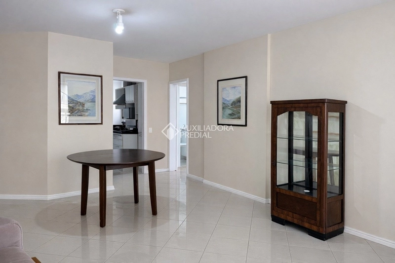 Apartamento para alugar no Centro de Florianópolis | 3 dormitórios | Próximo à Beira-Mar Norte: 6ª foto da galeria de imagens do imóvel