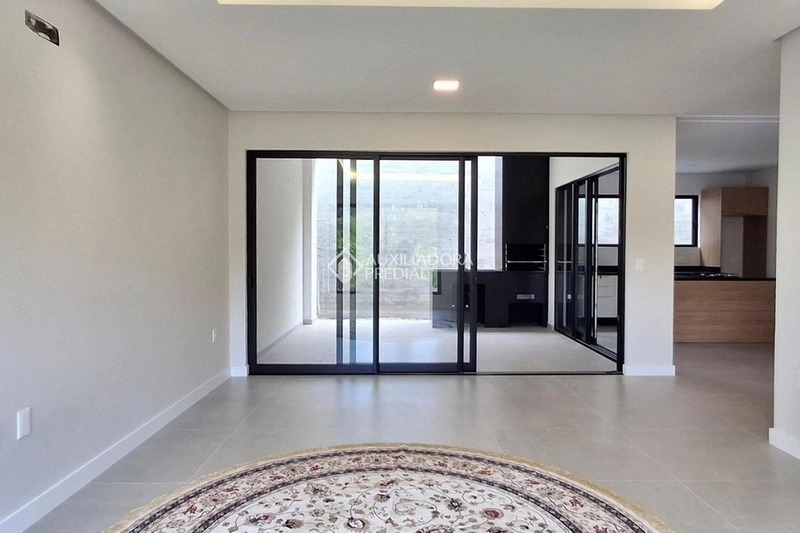 Casa para alugar no bairro João Paulo em Florianópolis | 3 suítes | Espaço gourmet: 2ª foto da galeria de imagens do imóvel