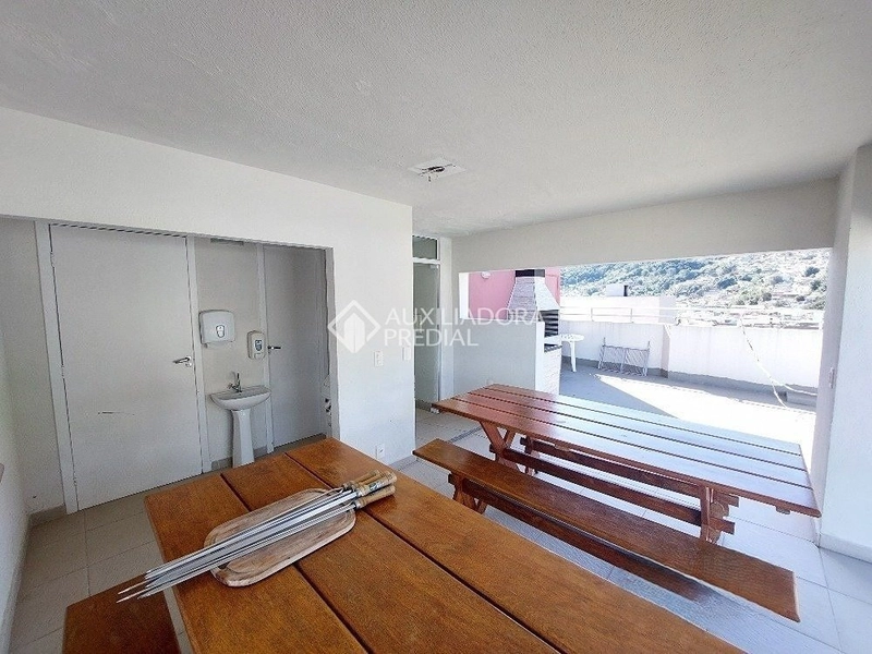 Apartamento reformado com vista para as pontes | 2 dormitórios | Centro de Florianópolis: 20ª foto da galeria de imagens do imóvel
