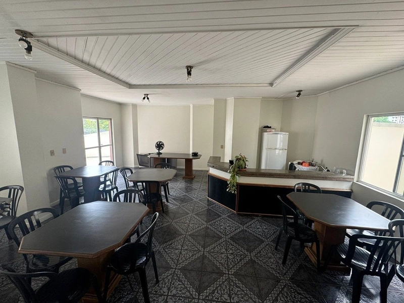 Apartamento reformado com vista para as pontes | 2 dormitórios | Centro de Florianópolis: 18ª foto da galeria de imagens do imóvel