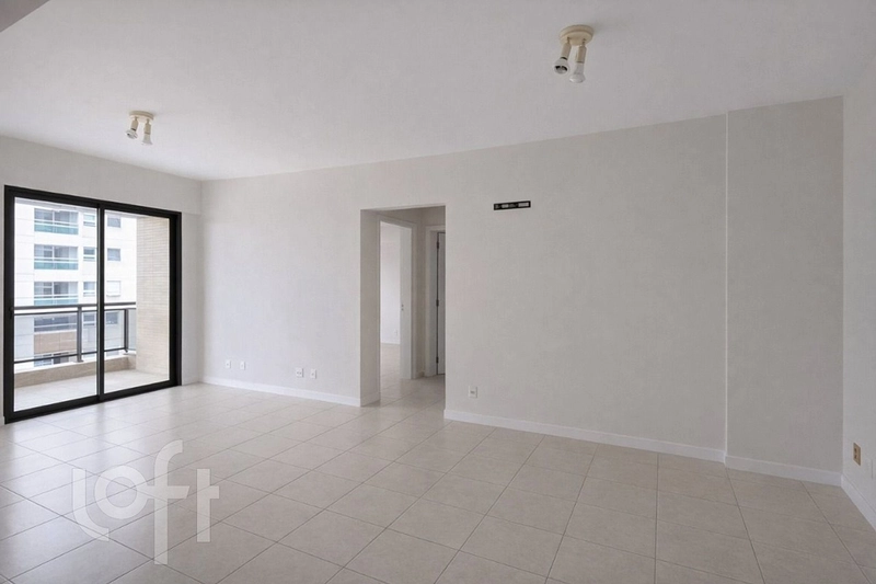 Apartamento 2 dormitórios com suíte e vista para o mar em Florianópolis – condomínio com rooftop e lazer completo: 3ª foto da galeria de imagens do imóvel