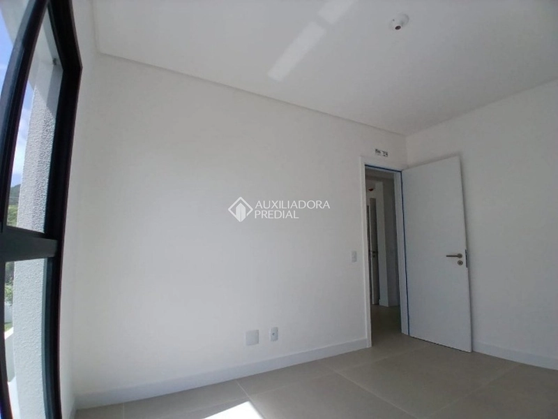 Apartamento para alugar no Ribeirão da Ilha em Florianópolis | 2 dormitórios | Sacada com churrasqueira: 7ª foto da galeria de imagens do imóvel