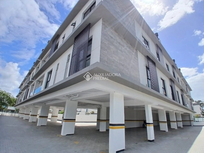 Apartamento para alugar no Ribeirão da Ilha em Florianópolis | 2 dormitórios | Sacada com churrasqueira: 2ª foto da galeria de imagens do imóvel