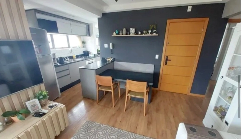 Apartamento à venda na Agronômica Florianópolis | 2 dormitórios (1 suíte) | vista panorâmica | mobiliado: 3ª foto da galeria de imagens do imóvel