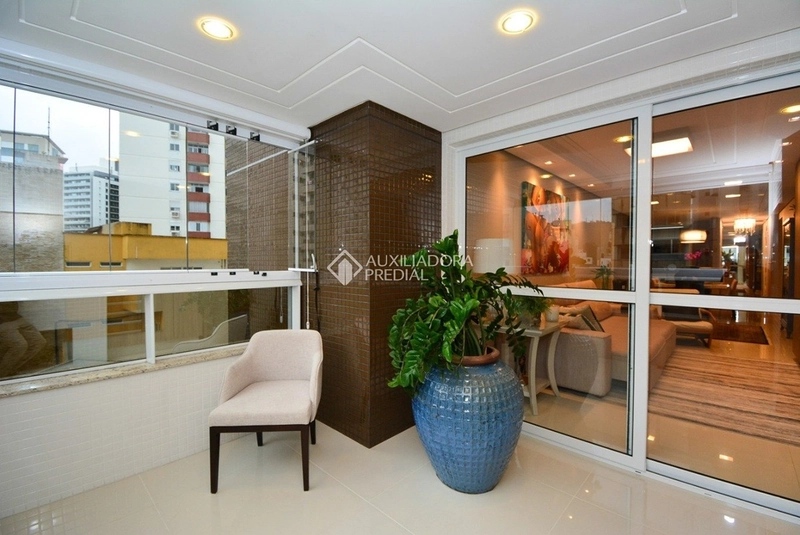 Apartamento 3 suítes à venda na Beira-Mar Norte - 130m² privativos - 3 vagas - Centro, Florianópolis: 8ª foto da galeria de imagens do imóvel