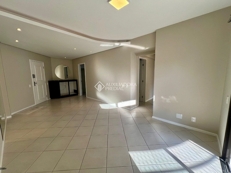 Apartamento à venda próximo à Beira-Mar Norte Florianópolis | 3 dormitórios (1 suíte) | 2 vagas | localização privilegiada: 11ª foto da galeria de imagens do imóvel