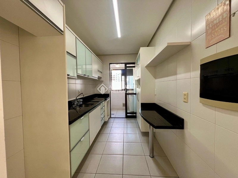 Apartamento à venda próximo à Beira-Mar Norte Florianópolis | 3 dormitórios (1 suíte) | 2 vagas | localização privilegiada: 18ª foto da galeria de imagens do imóvel