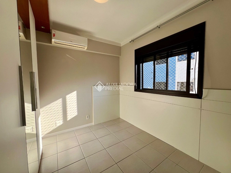 Apartamento à venda próximo à Beira-Mar Norte Florianópolis | 3 dormitórios (1 suíte) | 2 vagas | localização privilegiada: 10ª foto da galeria de imagens do imóvel