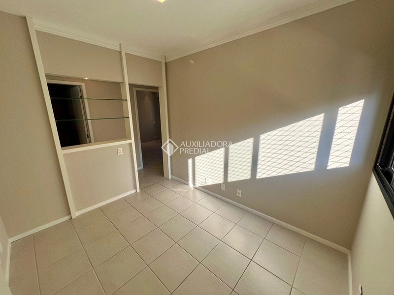 Apartamento à venda próximo à Beira-Mar Norte Florianópolis | 3 dormitórios (1 suíte) | 2 vagas | localização privilegiada: 16ª foto da galeria de imagens do imóvel