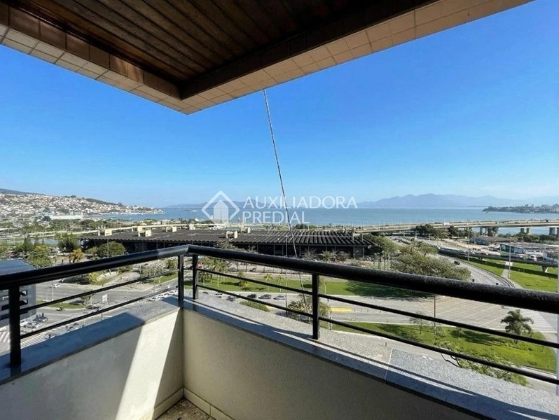 Apartamento à venda no Centro de Florianópolis com vista para o mar | 3 dormitórios | 81 m²: 2ª foto da galeria de imagens do imóvel
