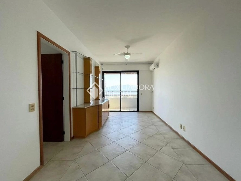 Apartamento à venda no Centro de Florianópolis com vista para o mar | 3 dormitórios | 81 m²: 3ª foto da galeria de imagens do imóvel