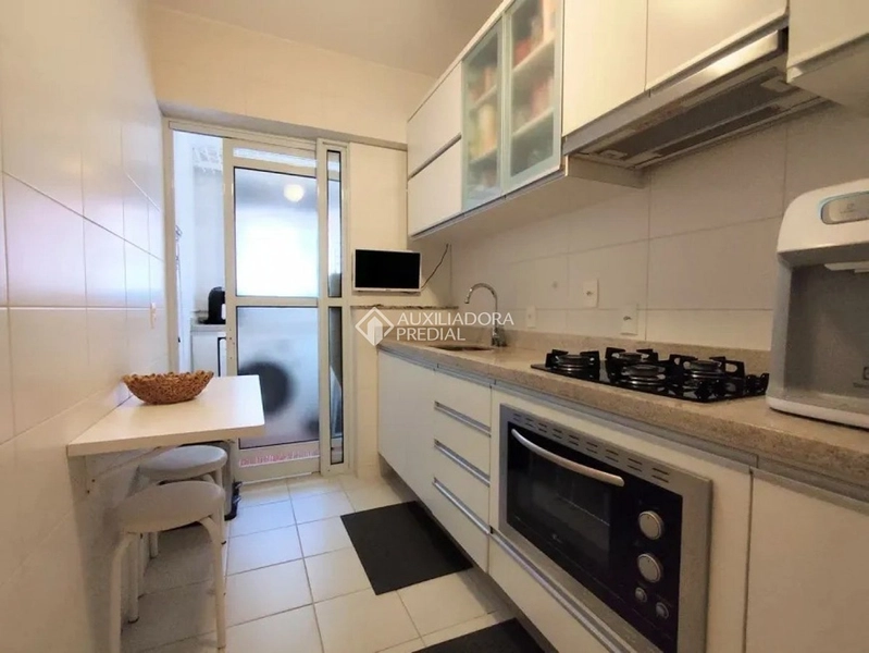 Apartamento 2 dormitórios com sacada e churrasqueira | Centro de Florianópolis | Próximo ao Beiramar Shopping: 13ª foto da galeria de imagens do imóvel