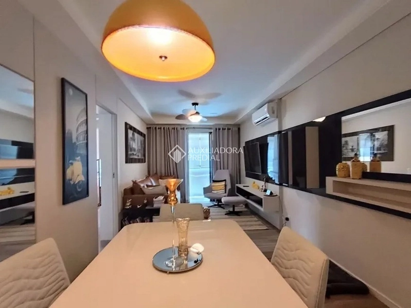 Apartamento 2 dormitórios com sacada e churrasqueira | Centro de Florianópolis | Próximo ao Beiramar Shopping: 3ª foto da galeria de imagens do imóvel