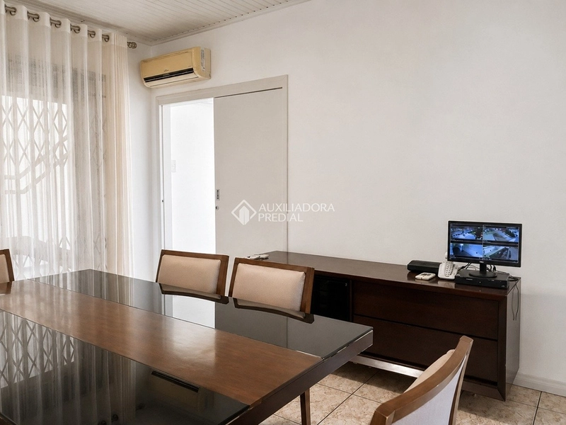 Casa 3 dormitórios sendo 1 suíte semi mobiliada para locação na Trindade: 16ª foto da galeria de imagens do imóvel