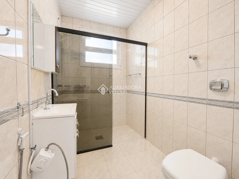 Casa 3 dormitórios sendo 1 suíte semi mobiliada para locação na Trindade: 4ª foto da galeria de imagens do imóvel