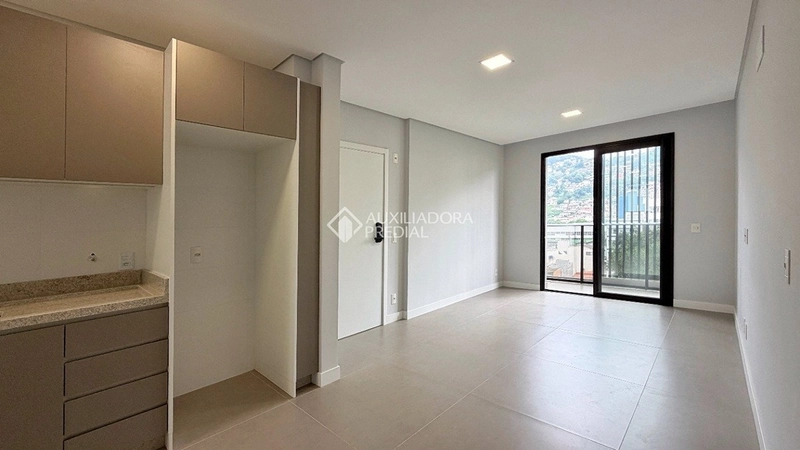 Apartamento novo à venda na Av. Hercílio Luz | 2 suítes | 2 vagas | Centro de Florianópolis: 2ª foto da galeria de imagens do imóvel