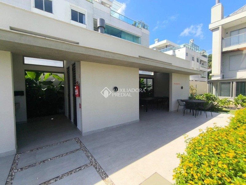 Apartamento duplex mobiliado para alugar em Florianópolis | 2 suítes | 2 vagas de garagem: 27ª foto da galeria de imagens do imóvel