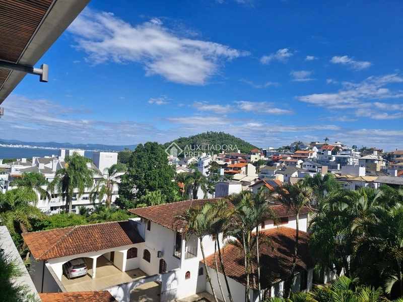 Apartamento duplex mobiliado para alugar em Florianópolis | 2 suítes | 2 vagas de garagem: 15ª foto da galeria de imagens do imóvel