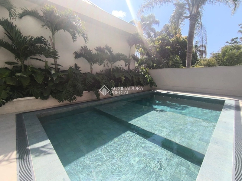 Apartamento duplex mobiliado para alugar em Florianópolis | 2 suítes | 2 vagas de garagem: 25ª foto da galeria de imagens do imóvel